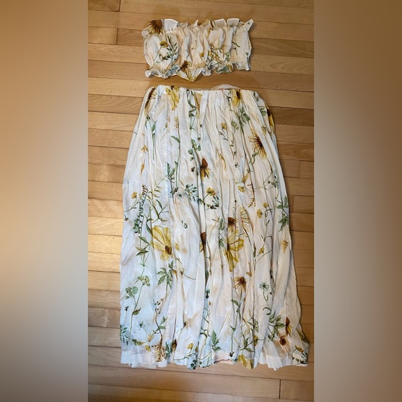 H&M Wildflower crop top & skirt set - Picture 1 of 1